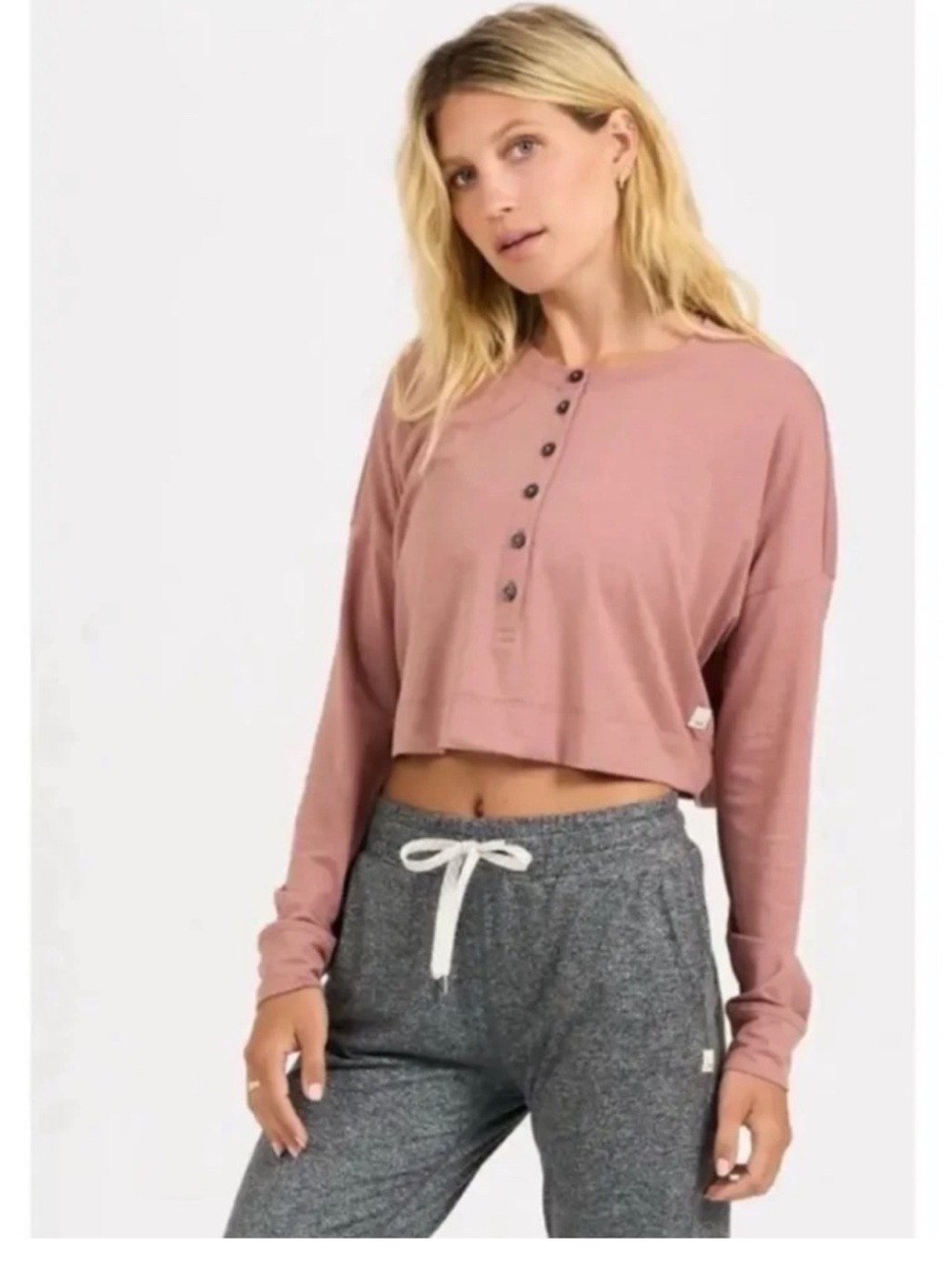 Vuori Avalon Cropped Long-Sleeve Henley Top in Terracotta Dusty Rose size medium